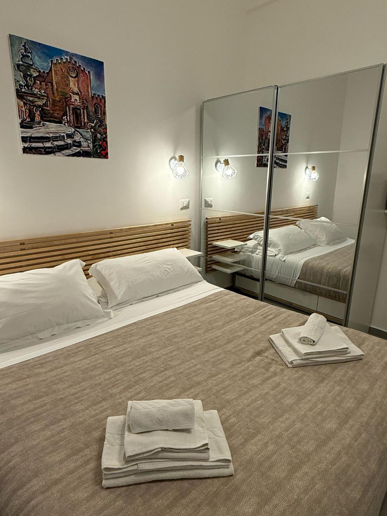 Lighthouse Apartment Taormina Eksteriør billede